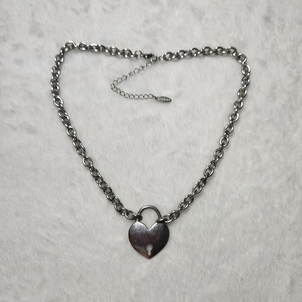 Dolls Kill Silver Tone Heart Padlock Pendant Cable Chain Choker Necklace 18"